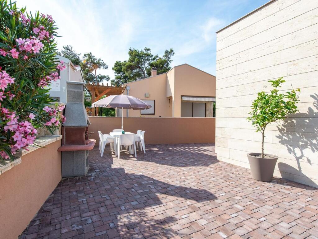 Apartmani Velic Vir Exterior foto